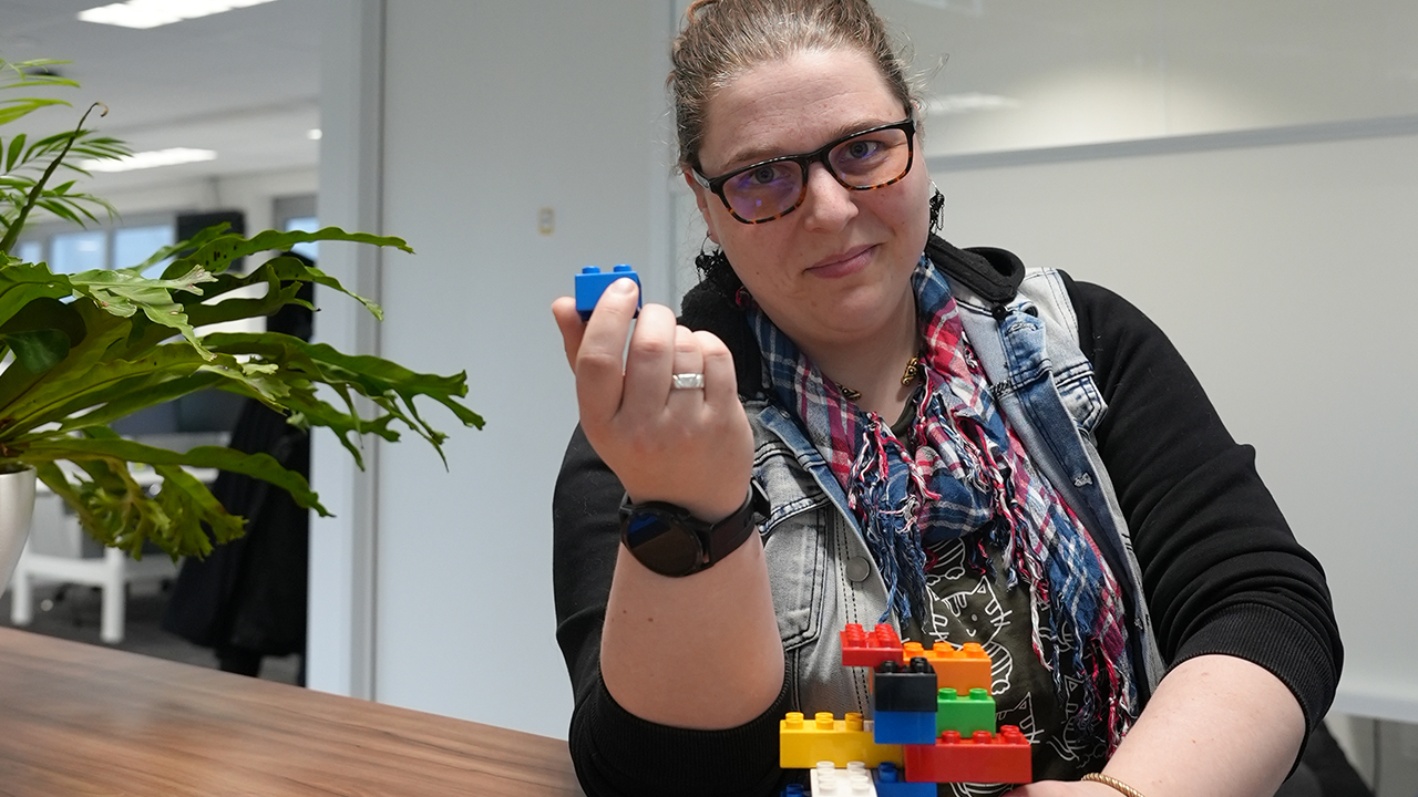 Sandra legt bouwstenen uit